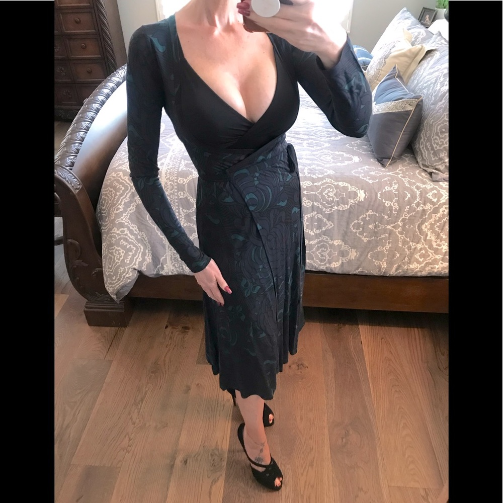 French Connection Fleur De Lis Wrap Dress. Size 2